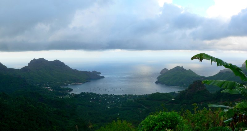 62- La baie de Taiohae vue des sommets 